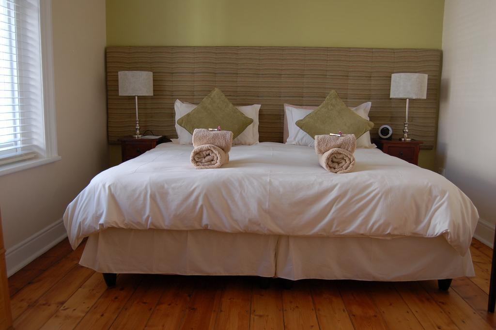 Six On Scott Bed & Breakfast Cape Town Bagian luar foto