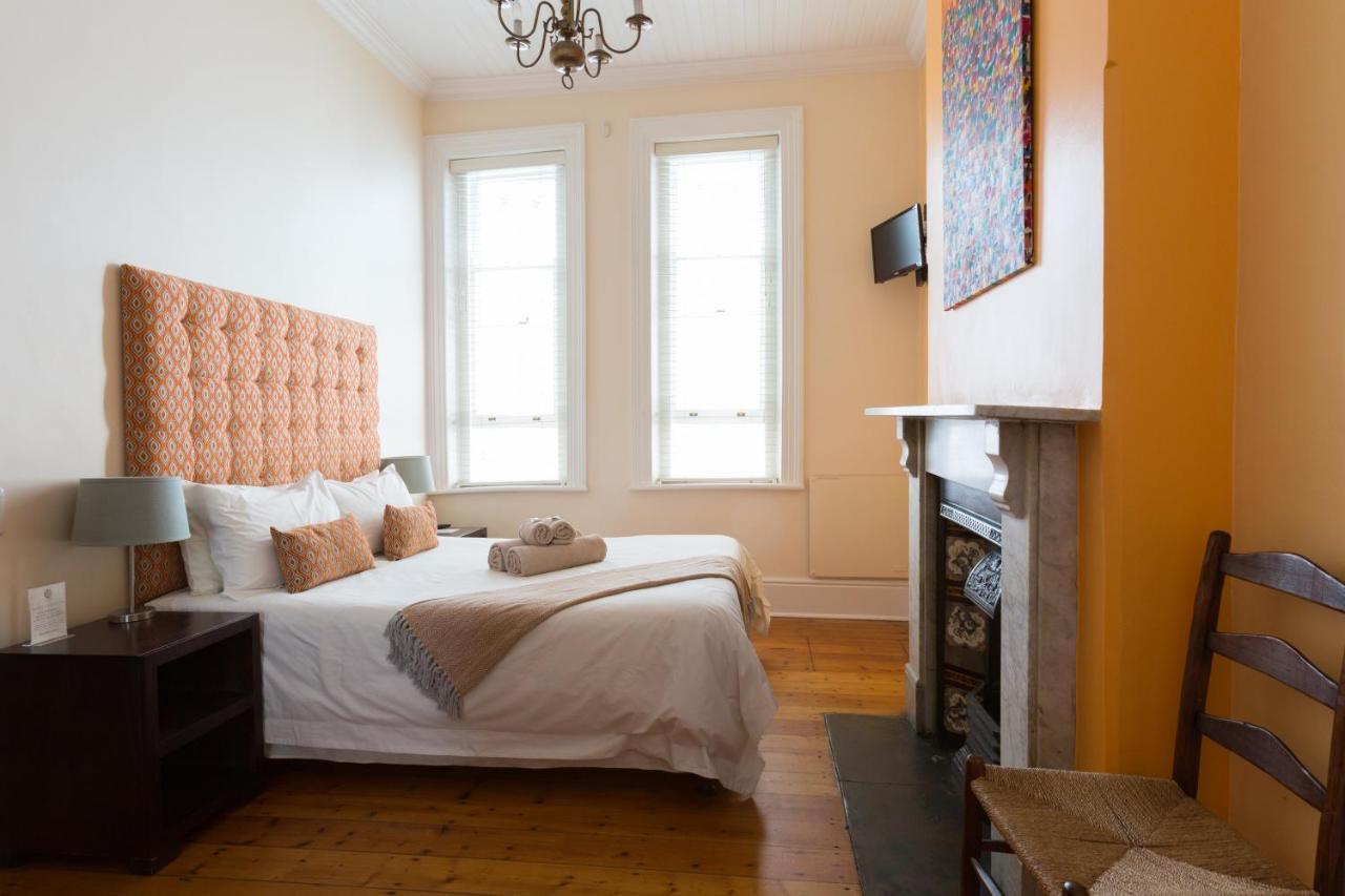 Six On Scott Bed & Breakfast Cape Town Bagian luar foto