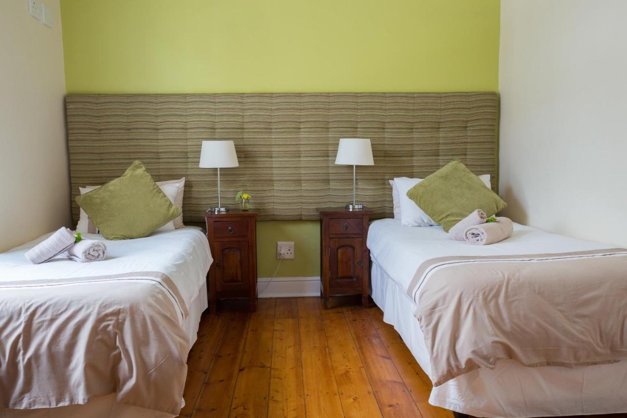 Six On Scott Bed & Breakfast Cape Town Bagian luar foto