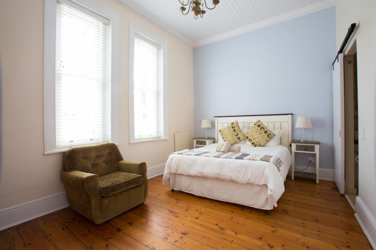 Six On Scott Bed & Breakfast Cape Town Bagian luar foto