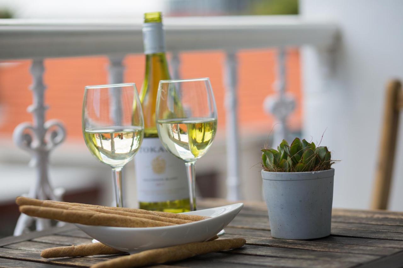 Six On Scott Bed & Breakfast Cape Town Bagian luar foto