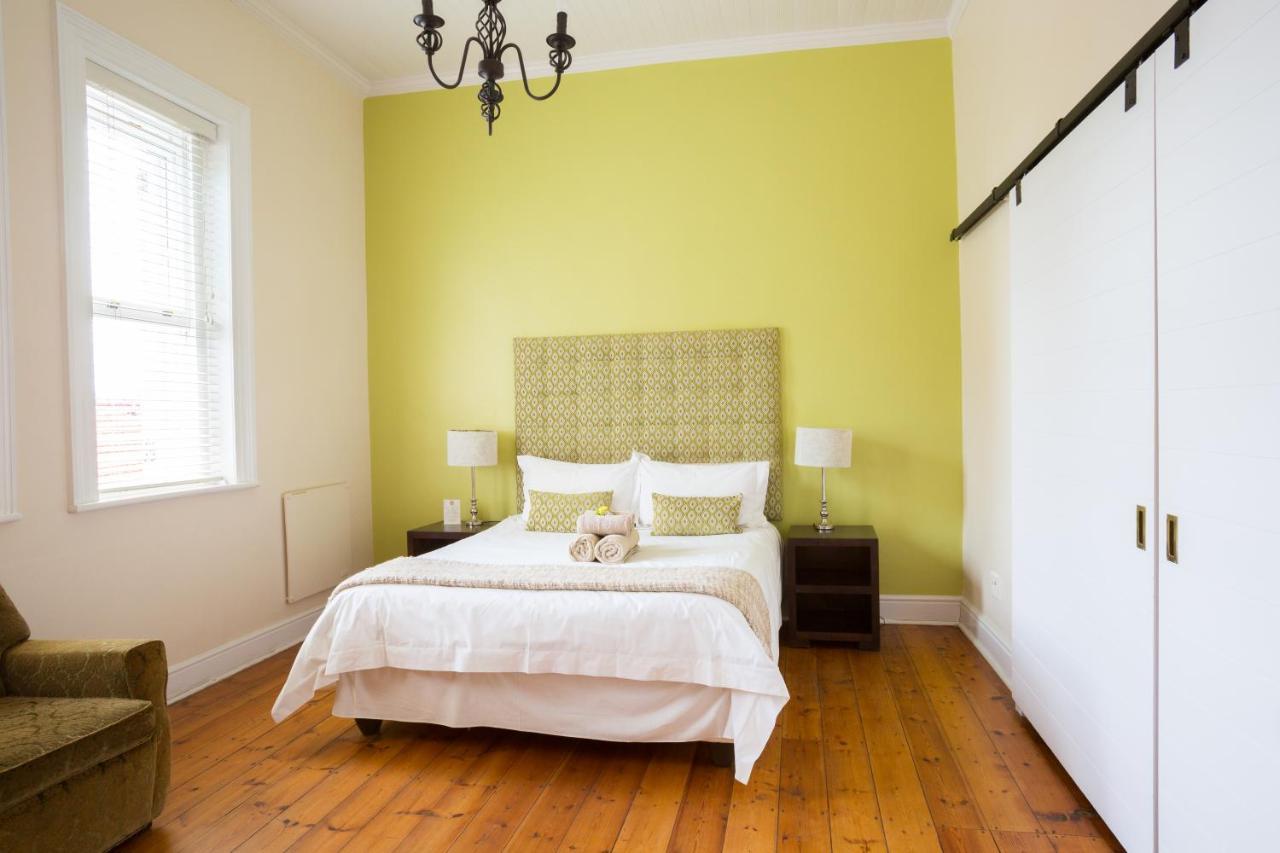 Six On Scott Bed & Breakfast Cape Town Bagian luar foto
